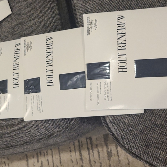 holt Renfrew Accessories - New Holt Renfrew 3 pk / 6 pair navy medium silky control top Pantyhose